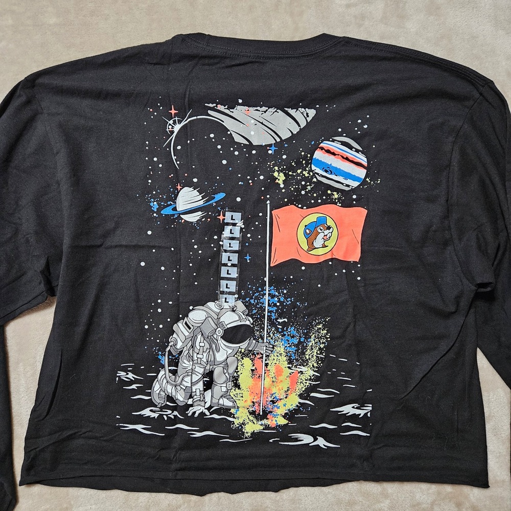 Buc-ee's Womens Black Astronaut Moon Graphic Long Sleeve Cropped T-Shirt Large